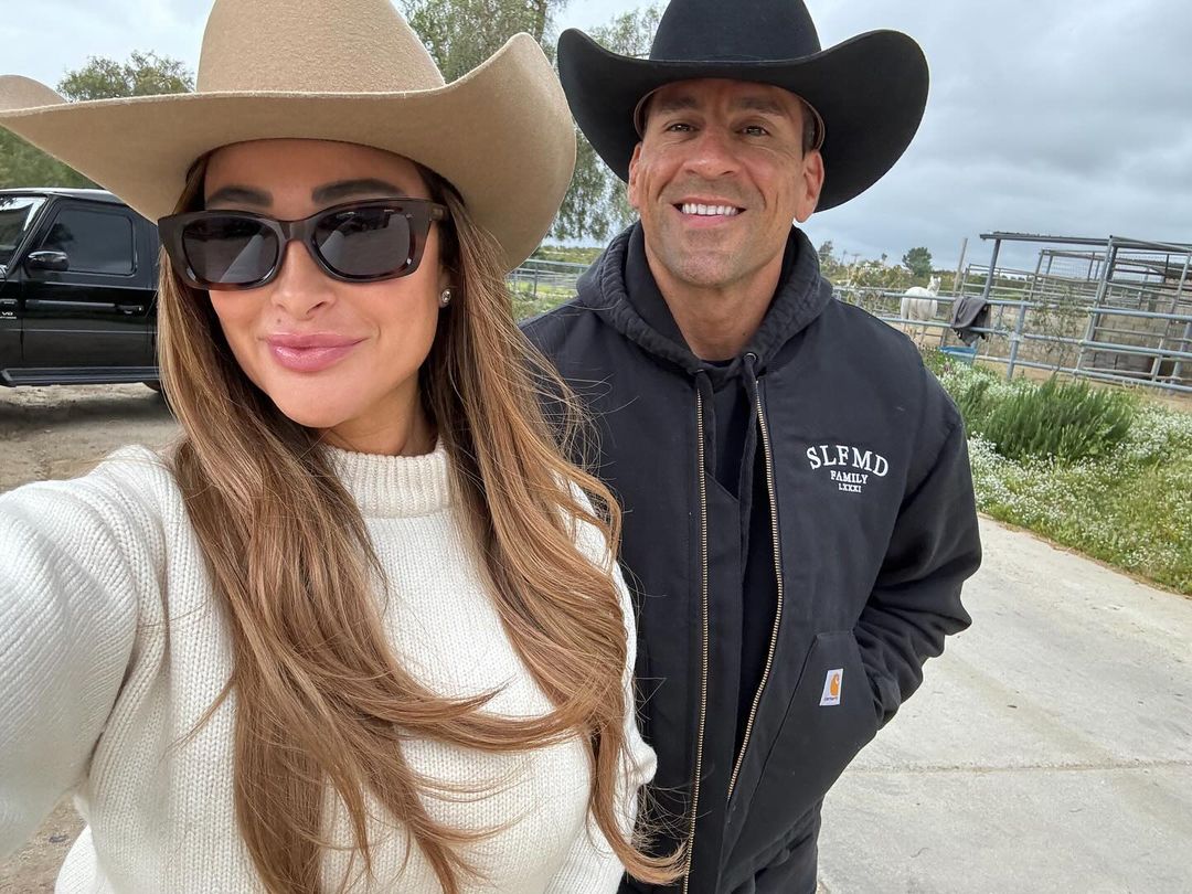 إصابة مؤثر بطلق ناري في وجهه أثناء محاولة سرقته (صور)